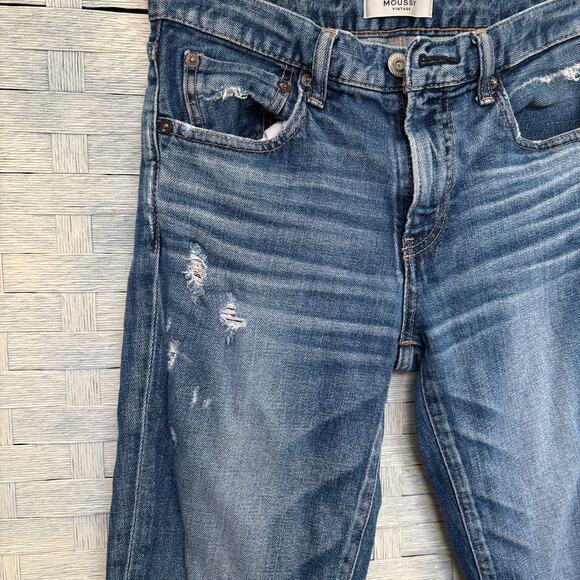 MOUSSY VINTAGE Womens 26 Blue Distressed Straight Leg Cropped Jeans Raw Hem - Picture 7 of 10